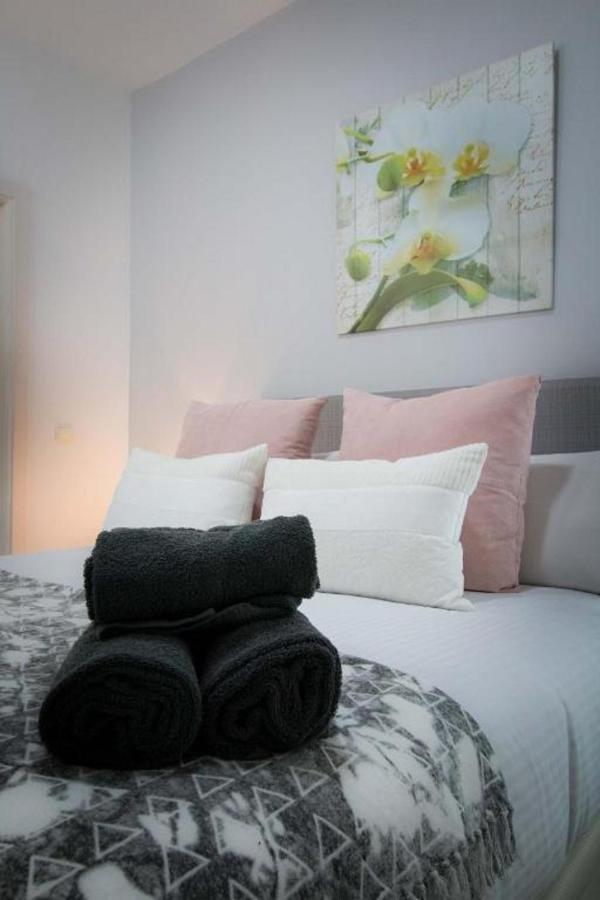 Holidays2Malaga Eduardo Ocon Ground Floor Renovated Apartment In The City Center Exterior foto